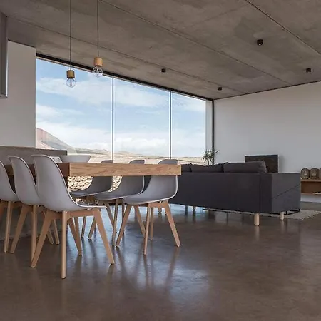 Minimalist House With Volcano View & Heated Pool Holiday home *
