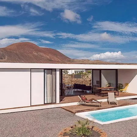 Minimalist House With Volcano View & Heated Pool *