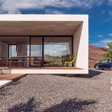 Minimalist House With Volcano View & Heated Pool *