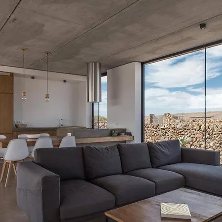 Minimalist House With Volcano View & Heated Pool *