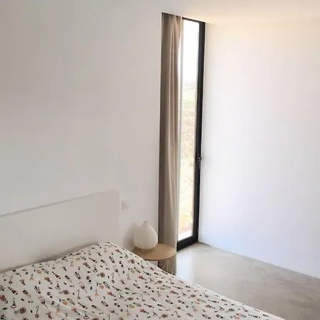Minimalist House With Volcano View & Heated Pool *